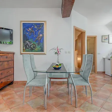 1 Bedroom Awesome Apartment In Bol * Bol