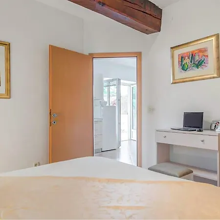 1 Bedroom Awesome Apartment In Bol Appartement Bol