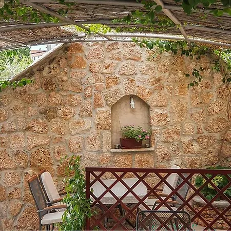 1 Bedroom Awesome Apartment In Bol *